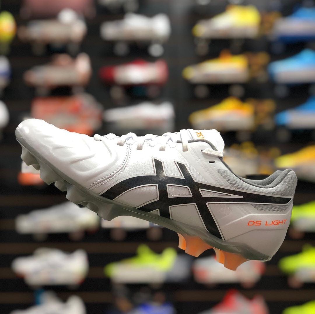 asicsdslight足球鞋视频,新配色asicsdslight足球鞋上市