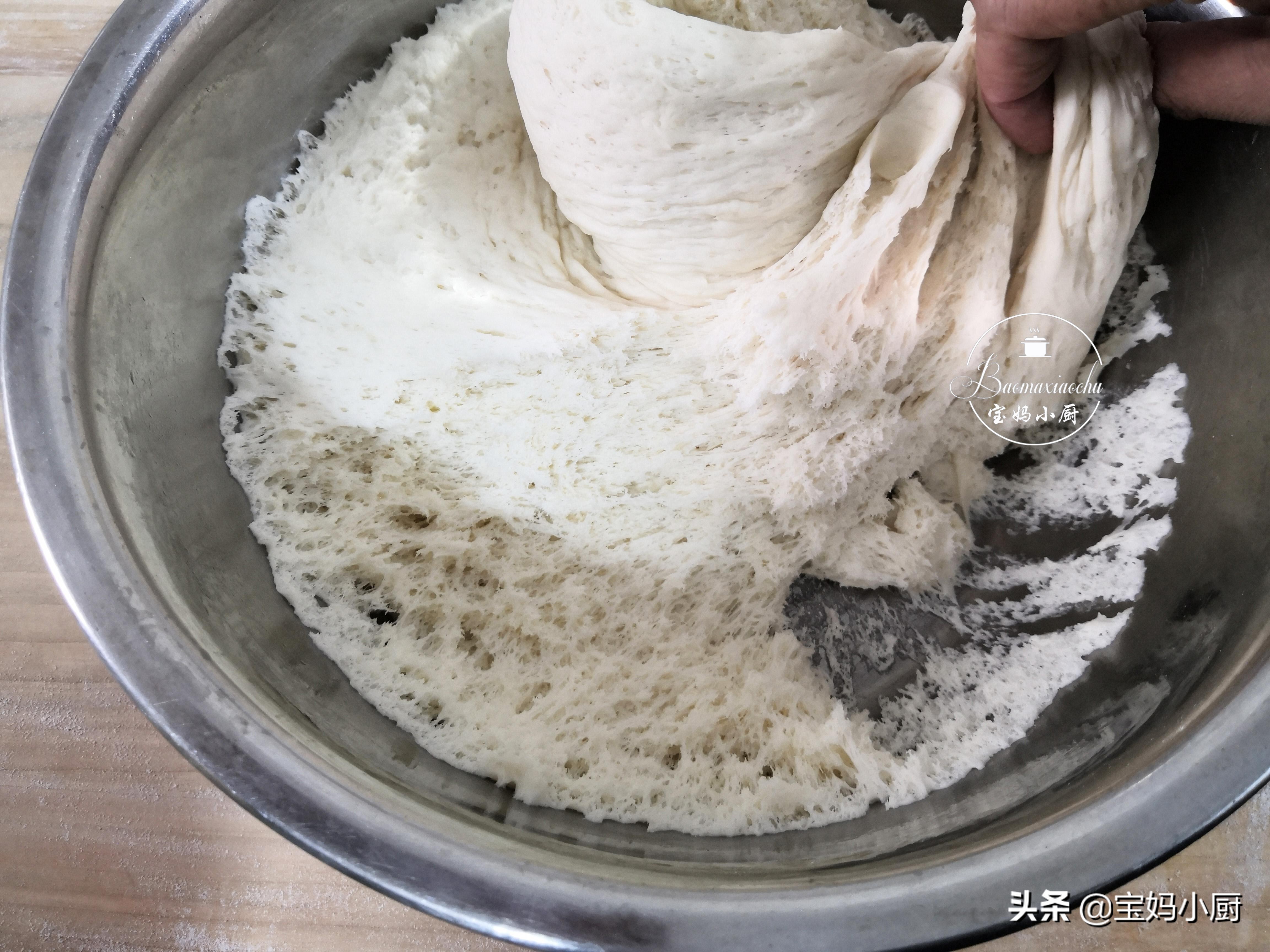 发面蒸包子怎么才能让包子软和,蒸包子不会包褶子