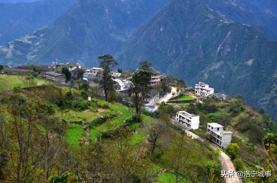 河南洛宁卫明新——云南旅游组诗二十首