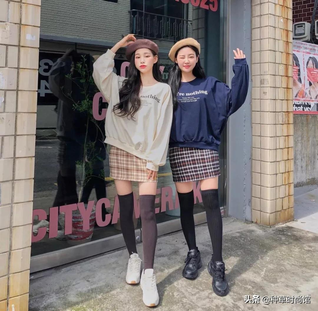 秋冬新款上新卫衣穿搭,今秋更流行卫衣裙