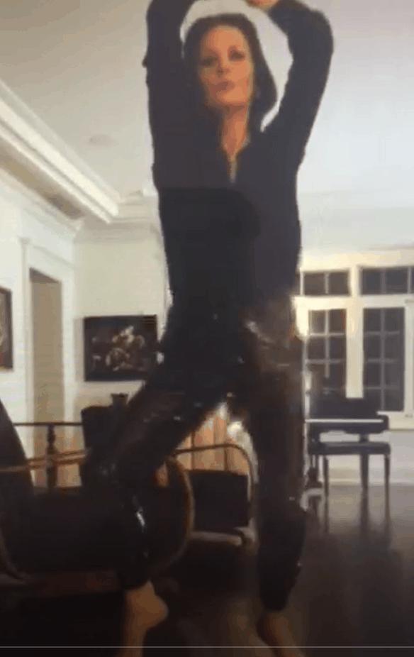 凯瑟琳泽塔琼斯戴帽子造型,凯瑟琳泽塔琼斯受访视频