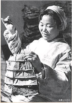 会战红色家谱：总理走进最脏的拆旧车间