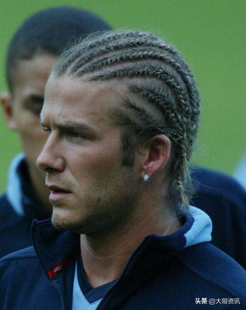 贝克汉姆自己在家剃光头,疫情在家剃光头的视频