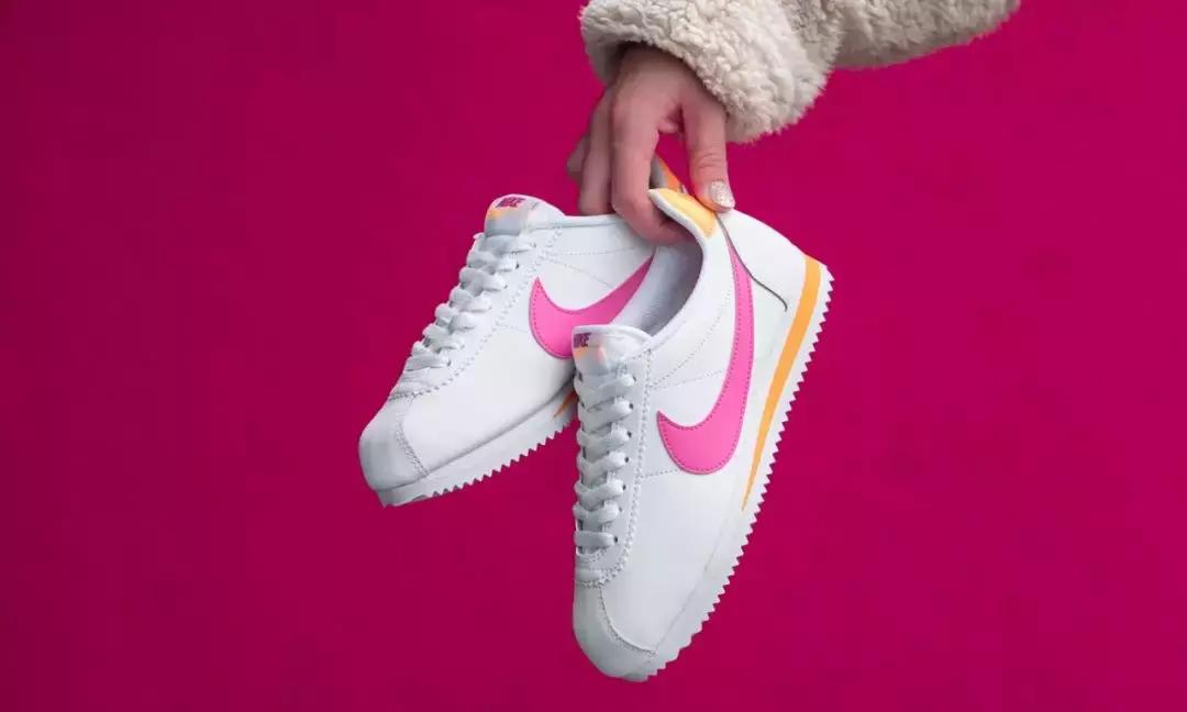 时髦就得穿高跟鞋？！nonono小白鞋也可以