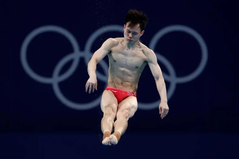 跳水的知识大全,跳水运动员跳水为什么不能有水花