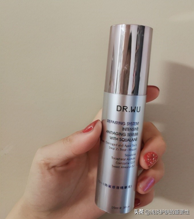 哪个品牌的淡斑精华液好用,修复精华液推荐哪个品牌