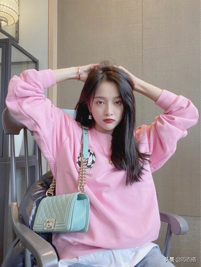 吴宣仪皮衣机场,吴宣仪皮衣穿搭