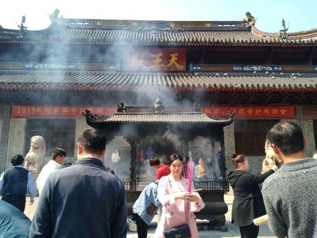 撞钟祈福阿育王塔,阿育王寺祈求什么