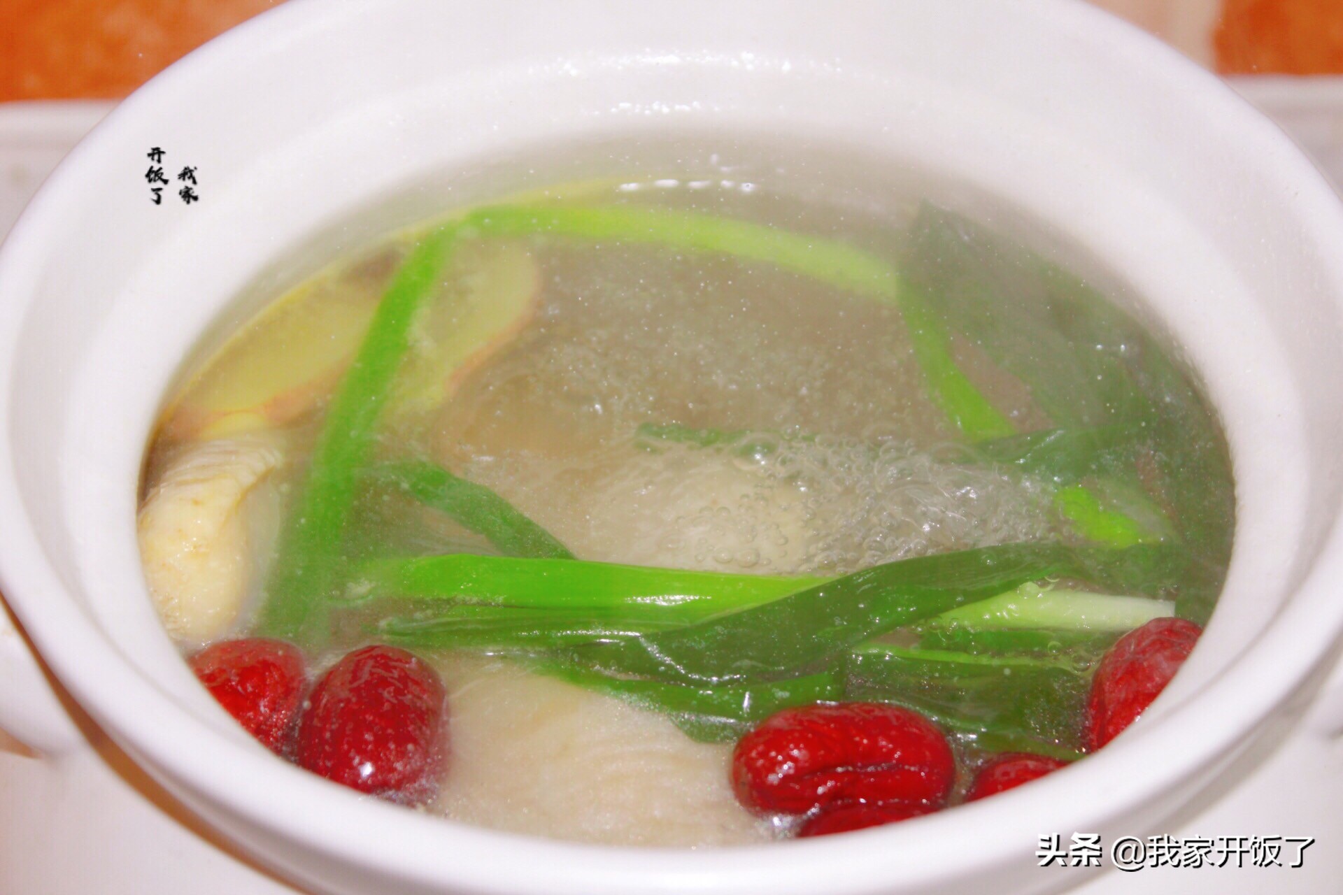 立冬进补乌鸡汤,立冬清补凉炖鸡汤