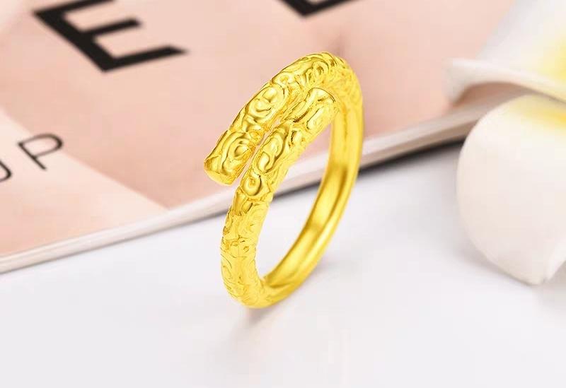 黄金绿宝石戒指多少钱男士,男士戴黄金戒指有什么讲究吗