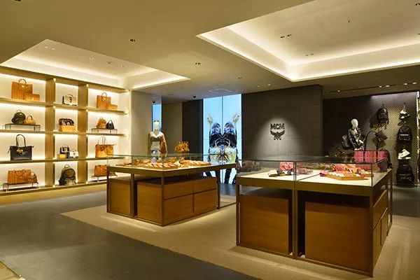 从濒临倒闭到年营收25亿,从濒临倒闭到市值266亿