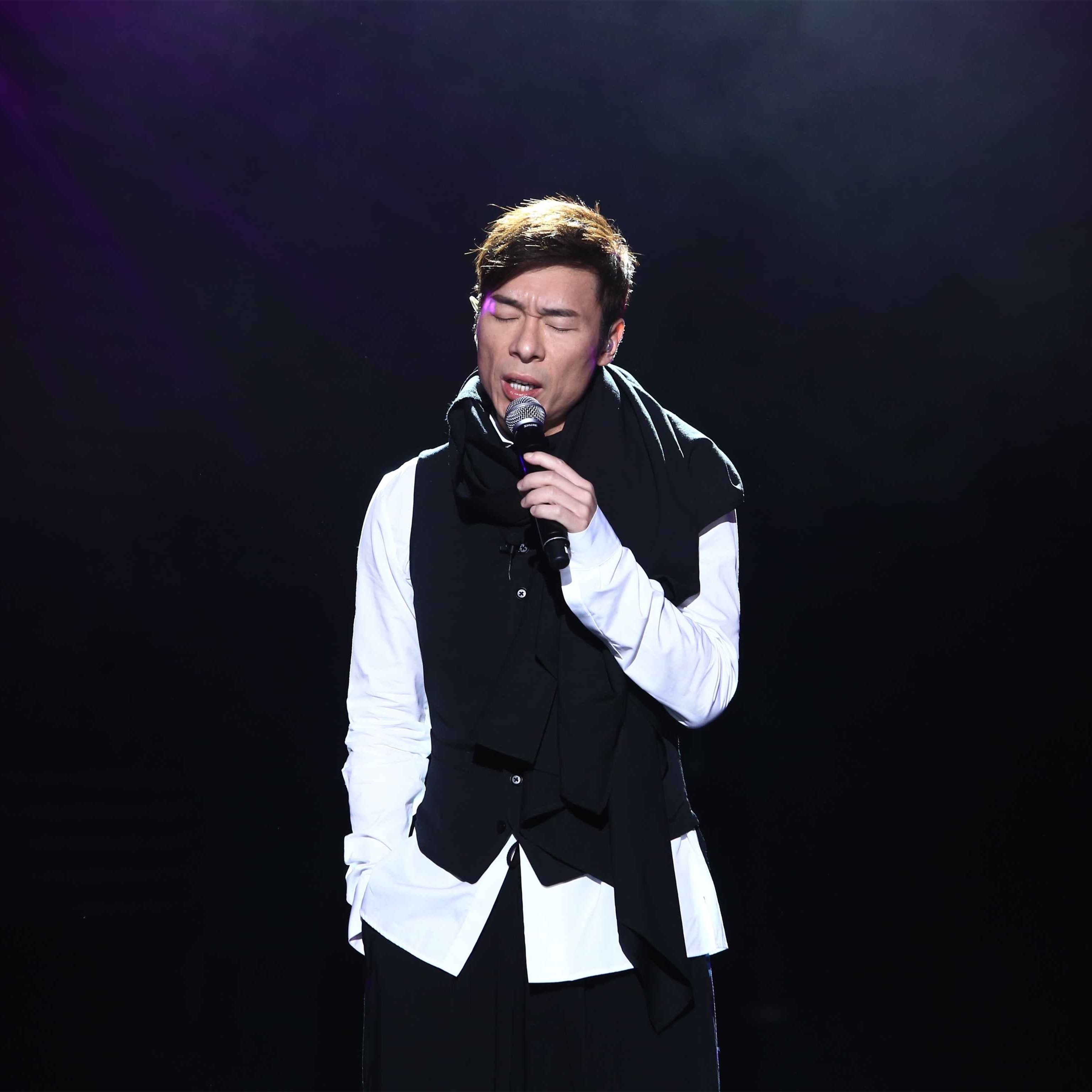 阿琪思：许志安现身郑秀文演唱会被狂嘘！群众的眼睛是雪亮的吗？