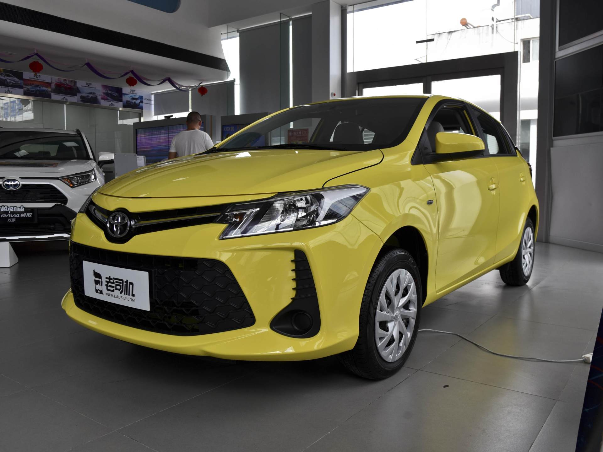 丰田威驰fs价格是多少性能如何,20年二厢丰田威驰fs多少钱