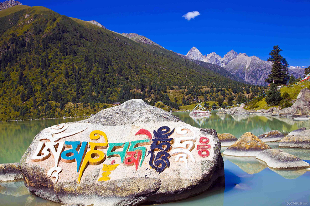 如精灵般存在的藏民们，守护在这片土地之上