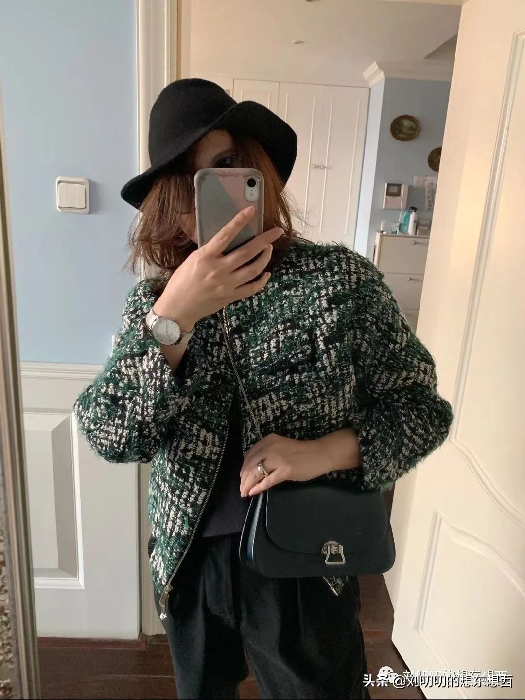 女人背厚夏天适合穿什么样的衣服,宽肩厚背的人穿什么好看