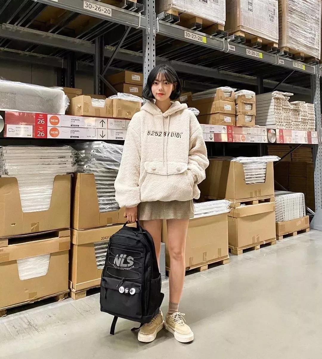 韩系短款双拉链卫衣穿搭,冬季韩系卫衣穿搭套装