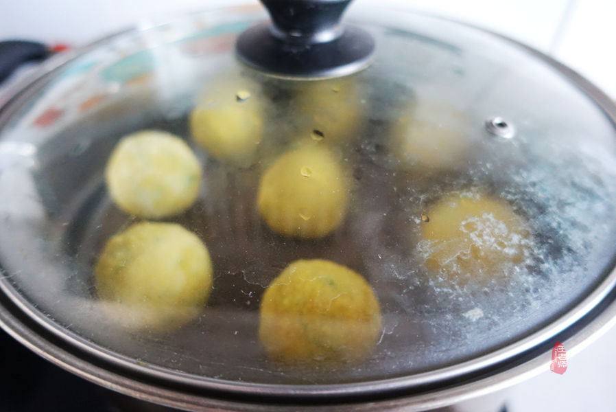 常吃玉米助消化!菜团子这么做,6分钟出锅,薄皮大馅特喧软