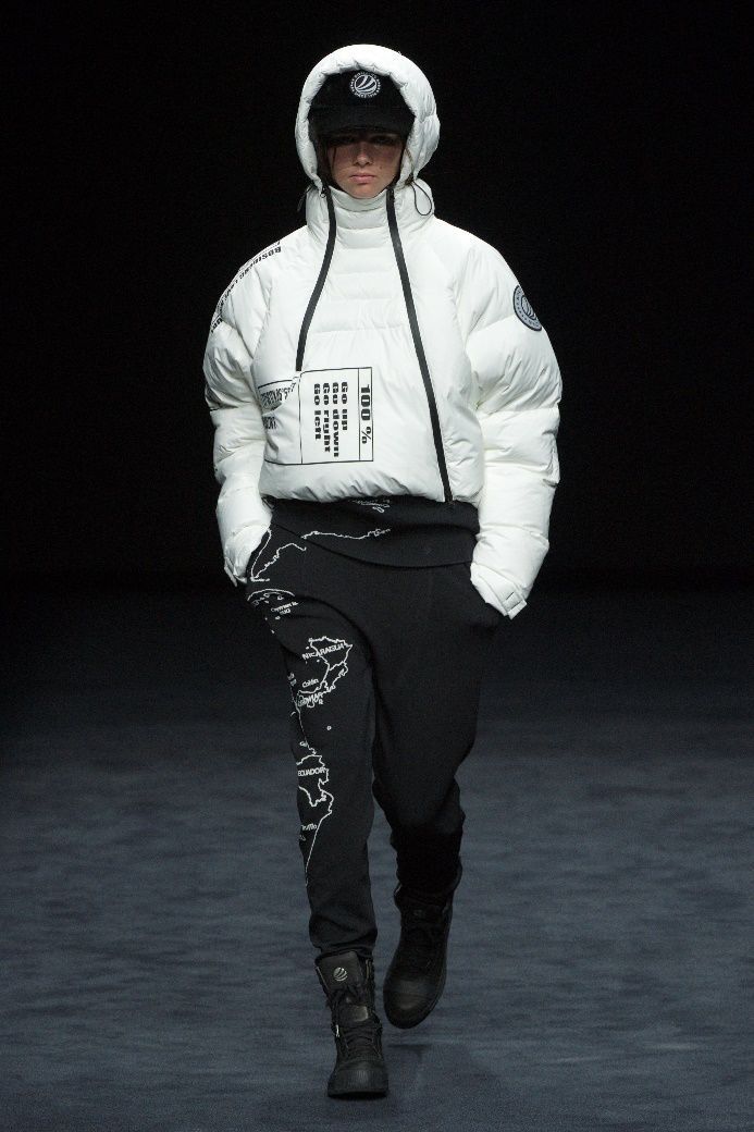 为了抢全球大咖都在翻牌的羽绒服，我差点挤晕在波司登...