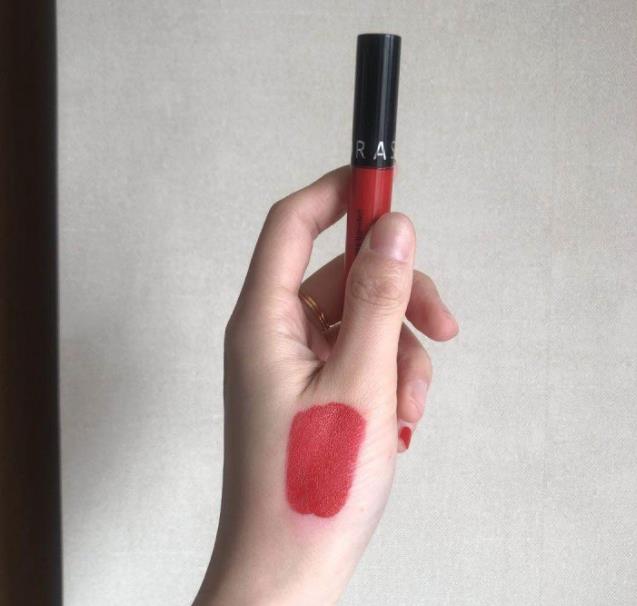 高颜值口红豆沙色,高颜值显白滋润口红