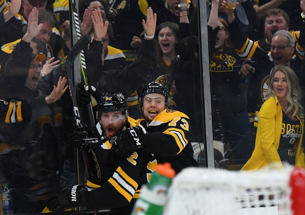 蓝调拿下球队首个斯坦利杯总冠军,奥赖利荣膺季后赛MVP