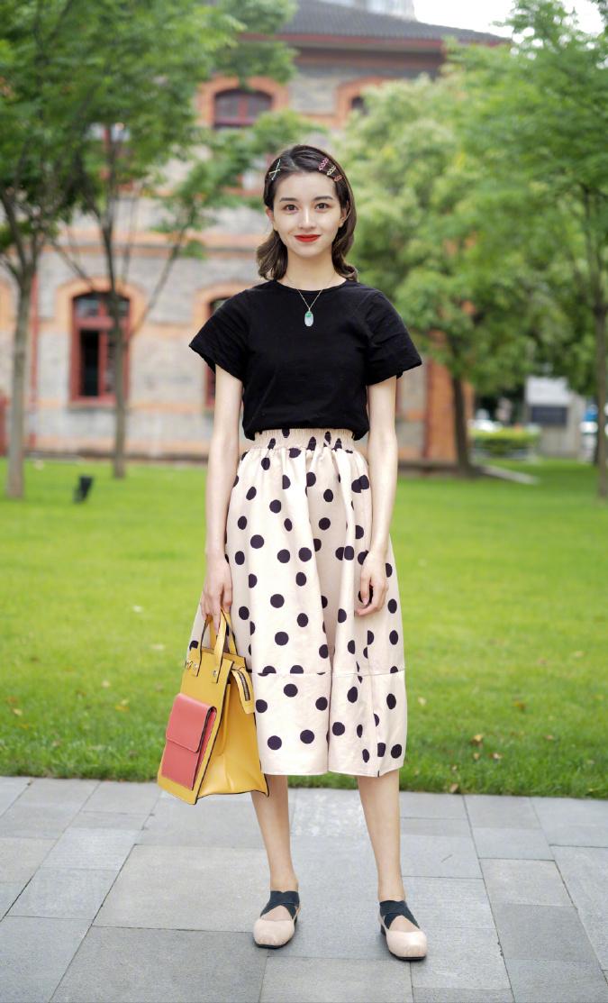 小个子高端气质裙子配平底鞋,裙子不一定要配高跟鞋