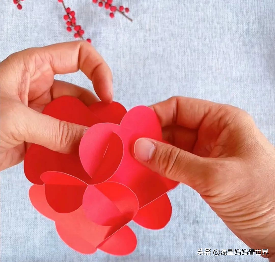 春节喜气洋洋大红灯笼高高挂,红红火火喜气洋洋百家姓灯笼