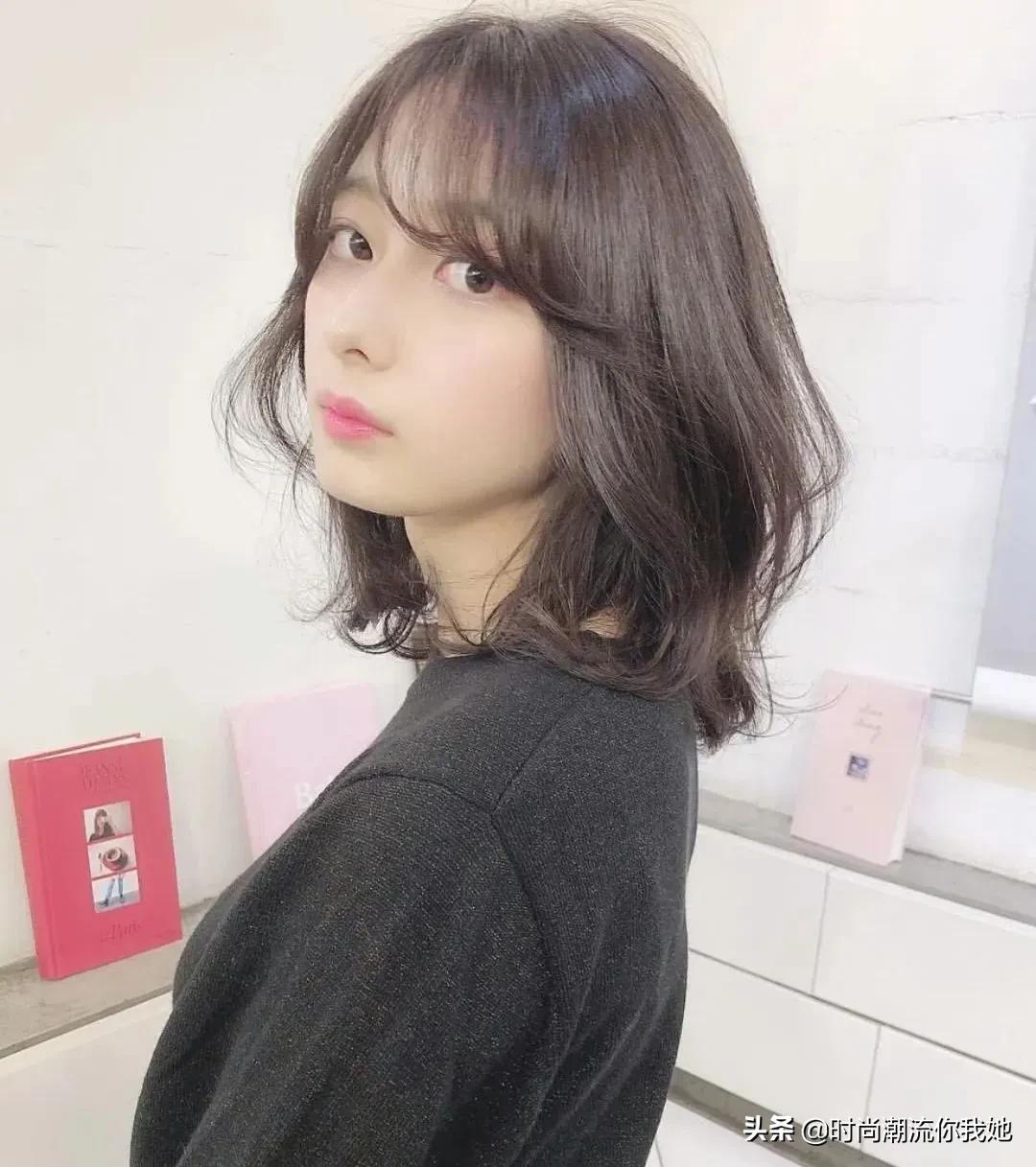 初秋最流行的全头烫,酷女孩初秋发型