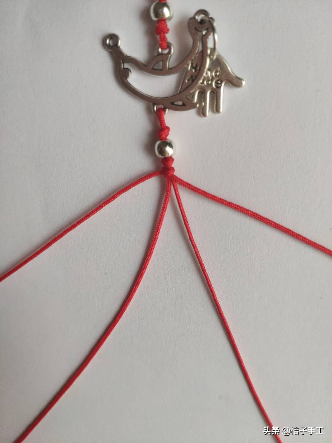 红绳银饰手链教程,手链银链教程