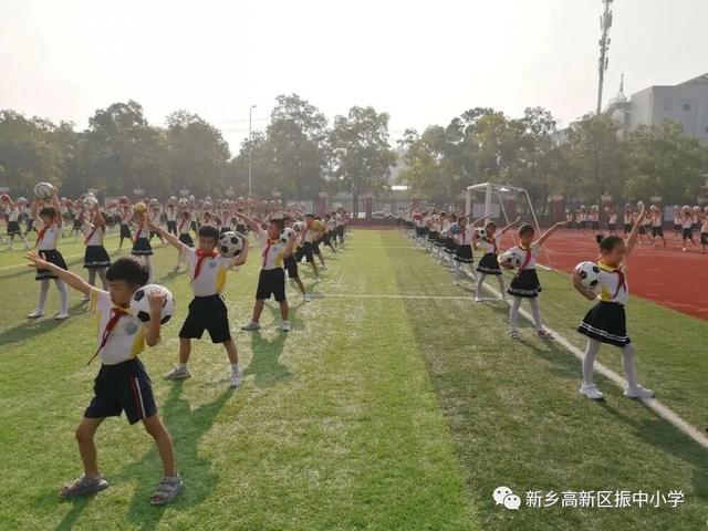 小学校园足球比赛精彩瞬间七人制,新区第五届中小学校园足球比赛