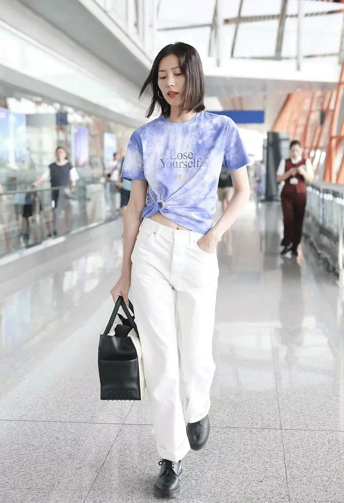 一点也不热,酷妹的马丁靴里都有空调