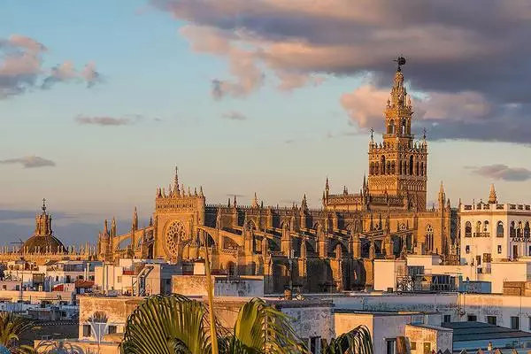 对话世界城市丨“足球之城”塞维利亚副市长：1.6万公里绿道乃奇迹!