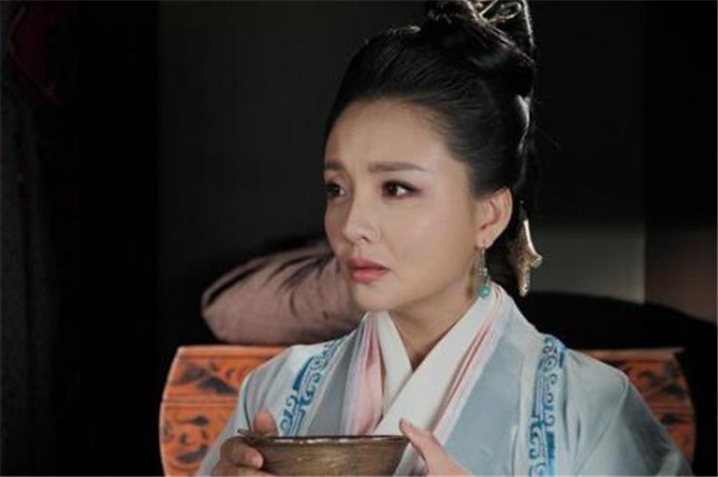 芈月传的向氏三个孩子结局,芈月传给向氏接生的是谁