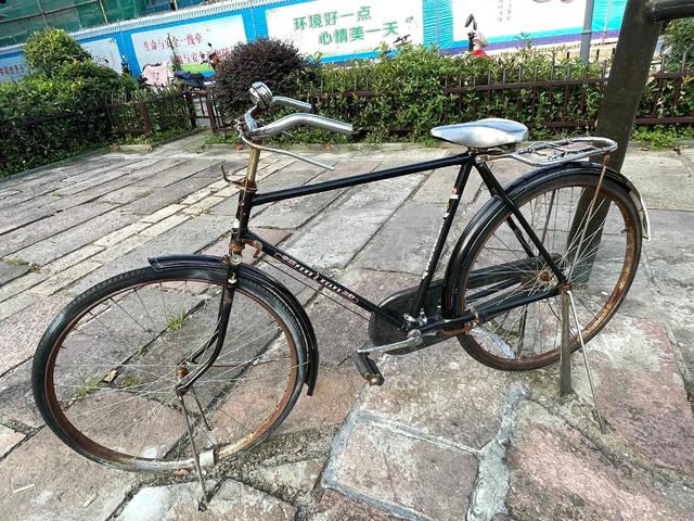 早年爱车族玩啥：幸福250与单缸屁驴子，当年太拉风了