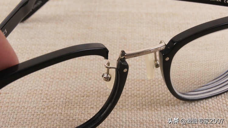 眼镜坏了没有胶带和胶水怎么补救,眼镜坏了去维修要钱吗