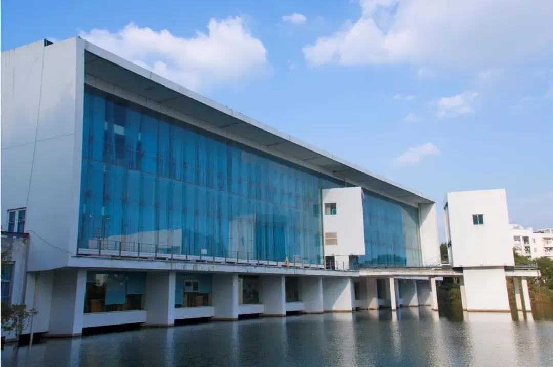 鑻忓窞澶у鏂囨瀛﹂櫌浠嬬粛,鑻忓窞澶у鏂囨瀛﹂櫌鍥剧墖