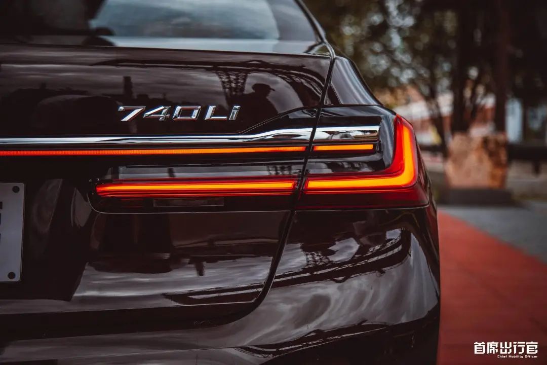 一台宝马740,一辆宝马740