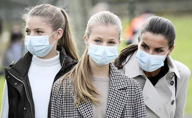 西班牙王室莱昂诺尔公主近况,西班牙王室圣诞贺卡