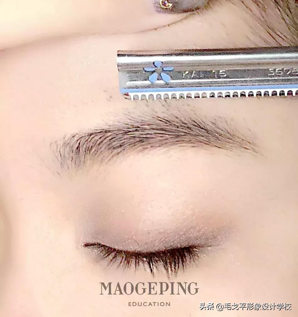 新手画眉最简单方法,最简单的画眉画法