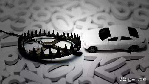 奔驰女车主金融服务费,维权奔驰女车主被指拖欠钱款