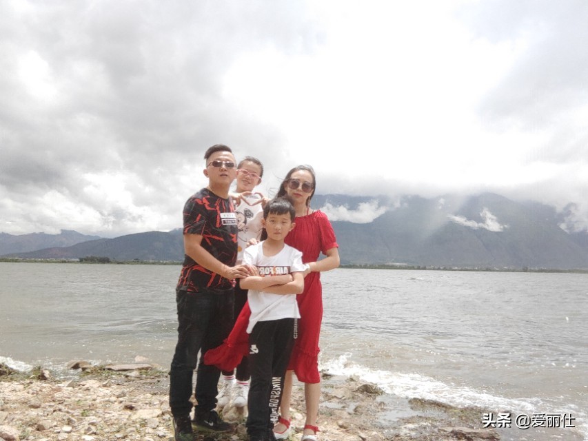 2019年暑假，四口之家面包车床车游*藏西**