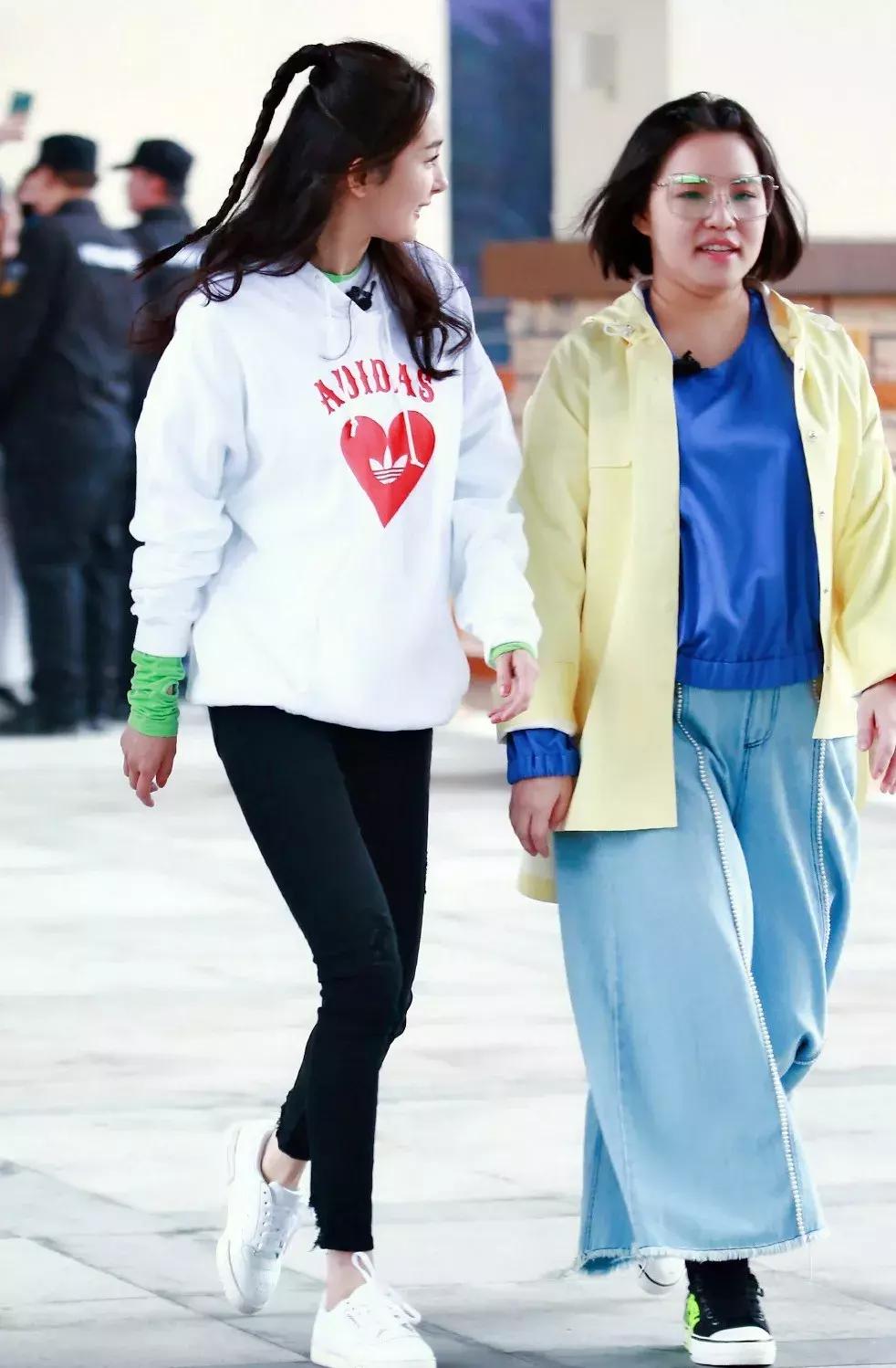 周冬雨的大胆穿搭,周冬雨正确穿搭