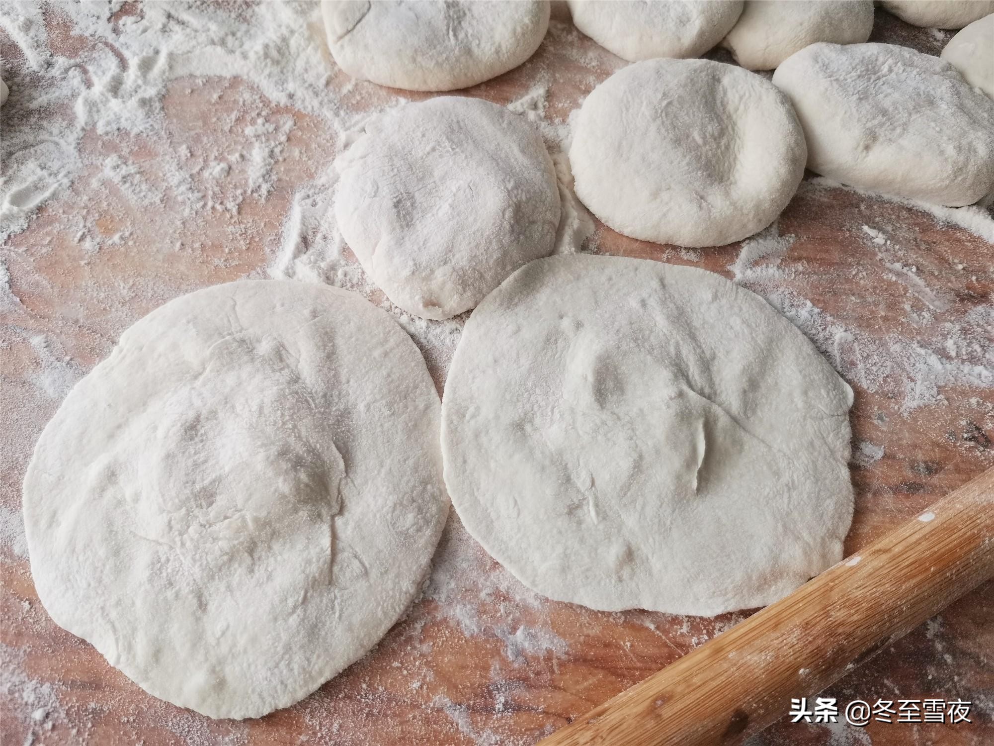 怎么做馒头的面皮才能松软,什么面粉蒸馒头烙饼好吃