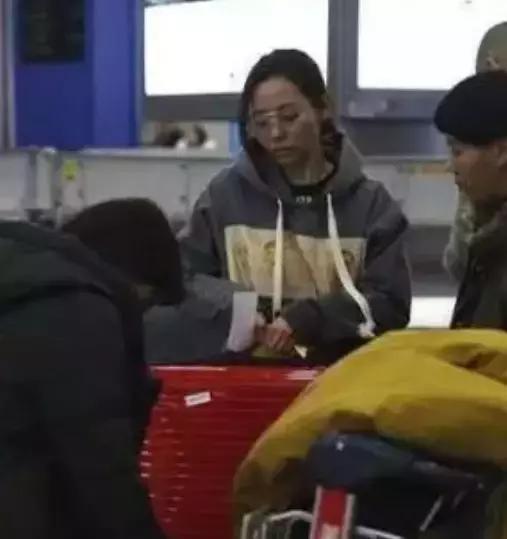 鑺掓灉鍙版崸绾㈠灏戜汉,鑺掓灉鍙版崸绾簡杩欎箞澶氫汉