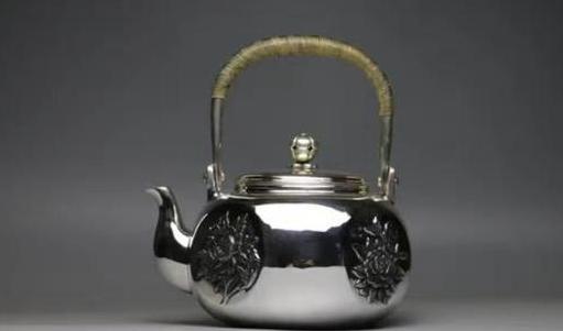 银饰变黑了在家怎么清洗,银首饰变黑了怎么能洗白呢