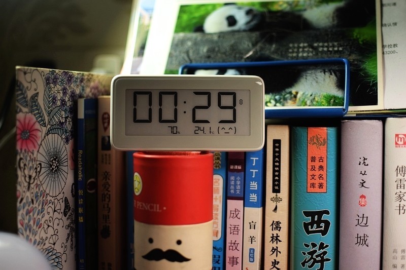 米家温湿监测电子表怎么调时间,米家温湿度电子表调时间