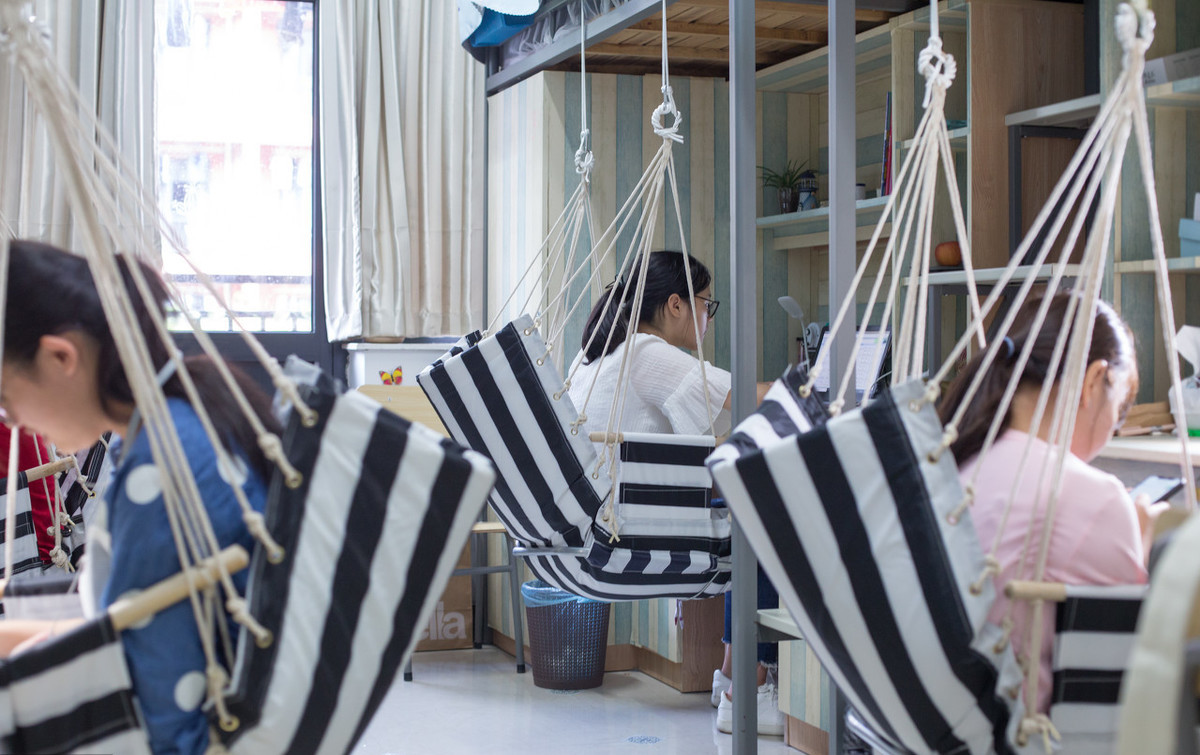 大学宿舍室友之间的氛围,大学宿舍怎么和自私的舍友相处