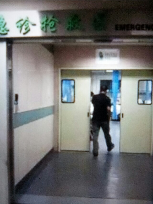 幽默情感故事：我在痛失一只*丸睾**的婚姻里挣扎