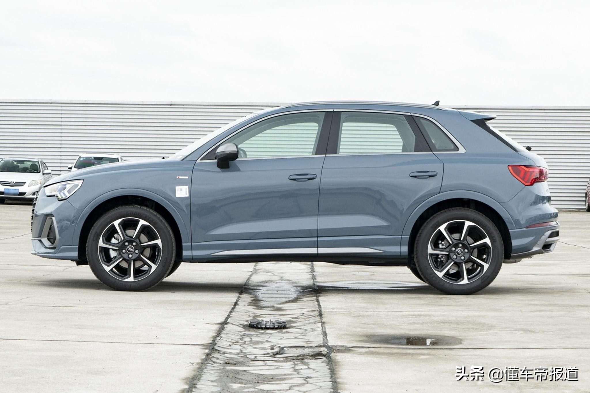 奥迪q3凯莫拉灰提车,奥迪q3sportback凯莫拉灰