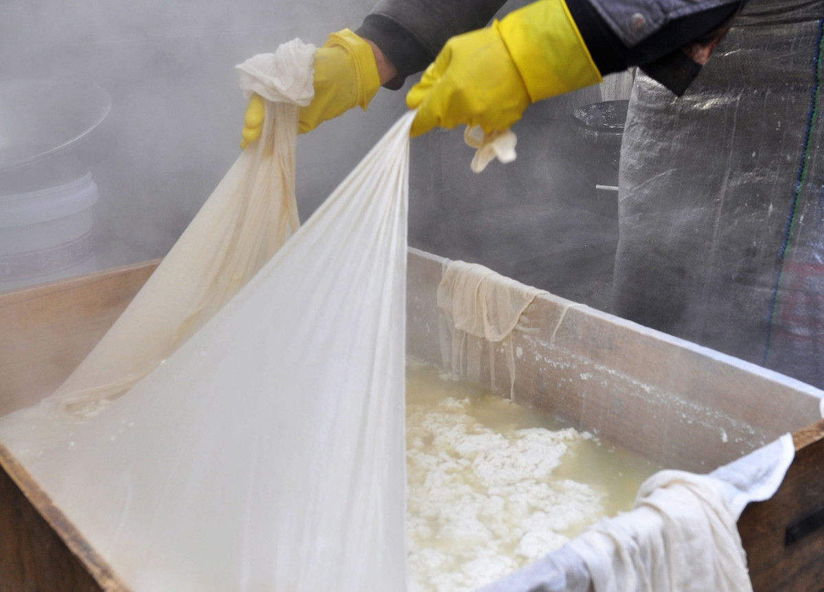 石膏豆腐的做法一斤黄豆多少石膏,一斤黄豆做豆腐要放多少石膏