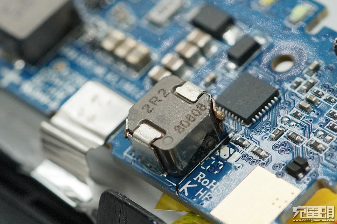 小米无线充电宝10w和30w如何选择,小米充电宝20000毫安50瓦拆箱